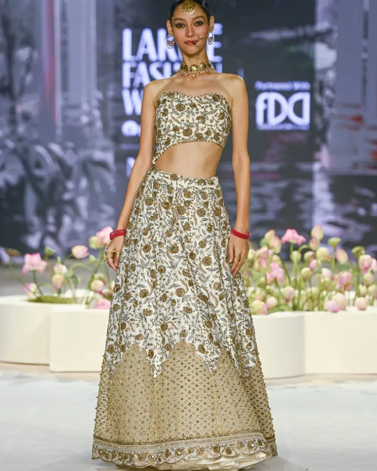 Aasma Off White Embroidered Choli And Lehenga Set