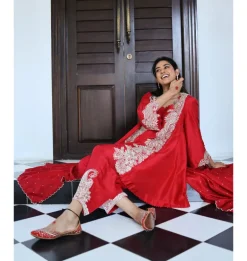 Adhira Kurta Set