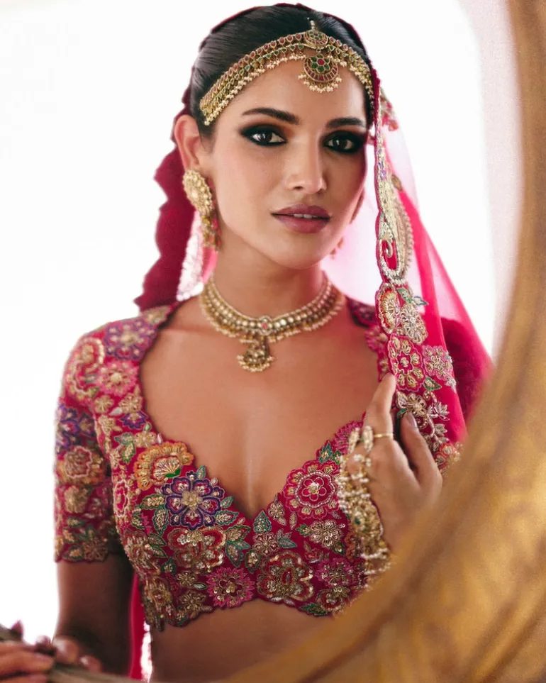 Aeindri Lehenga Set