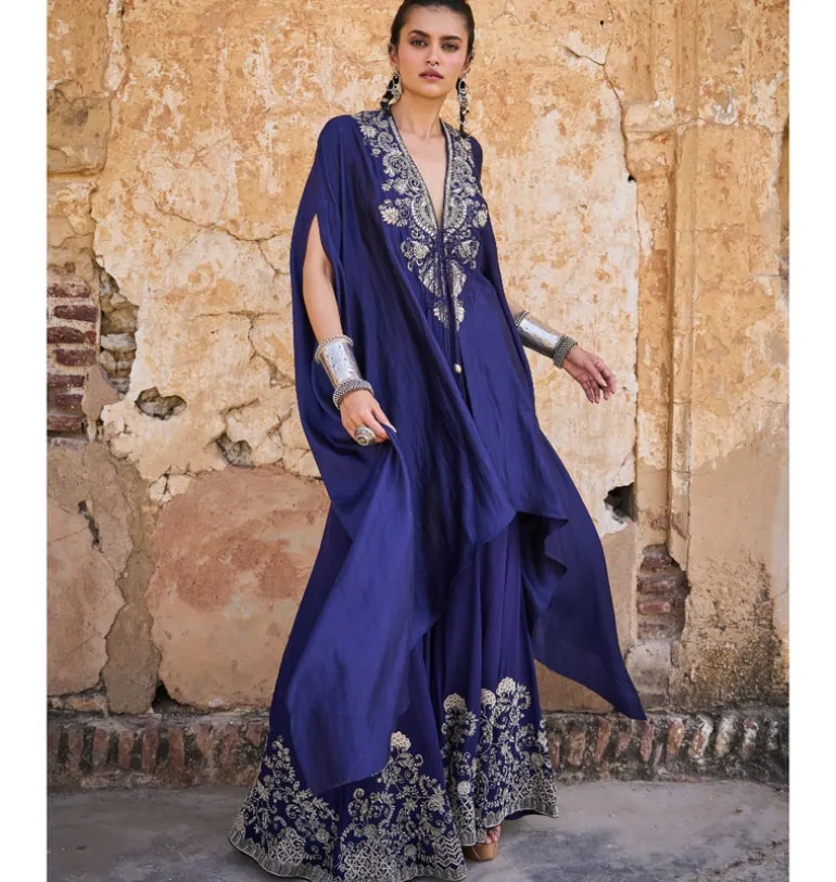 Aiekeyah Embroidered Cape Set