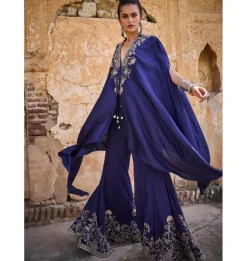 Aiekeyah Embroidered Cape Set