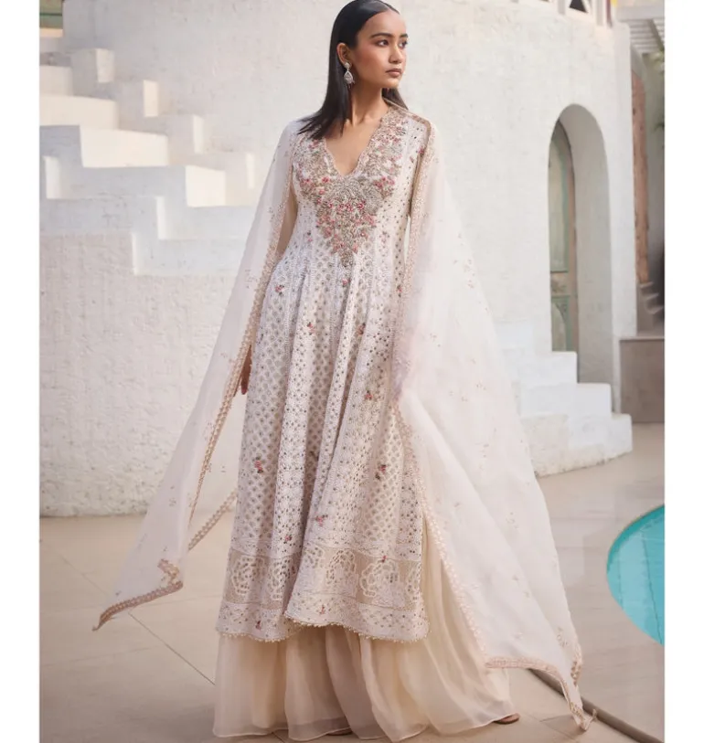 Alaya Chikankari Kalidaar Set