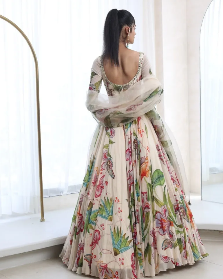 Anika Anarkali Set