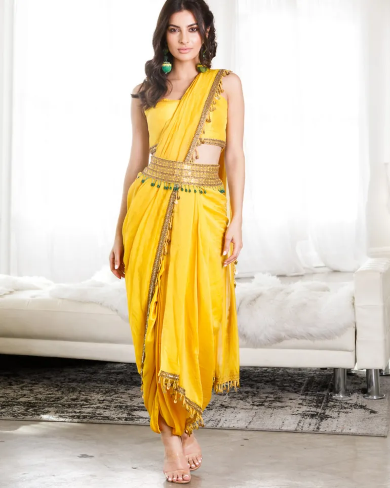 Azmi Outfit