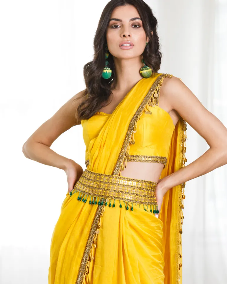 Azmi Outfit