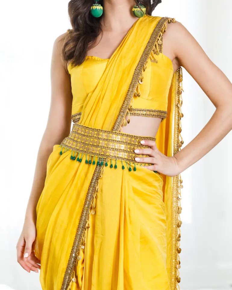 Azmi Outfit