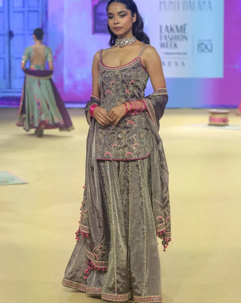 Baingani Noor Sharara Set