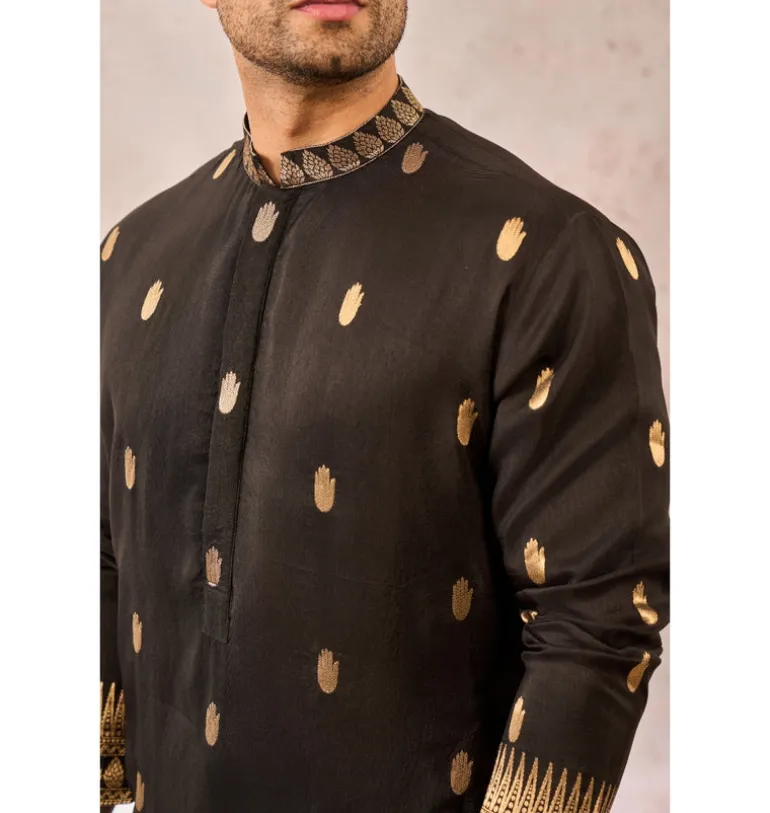 Black Haath Phool Kurta Set