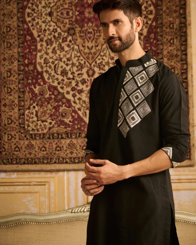 Black With White Diamond Embroidered Kurta With Black Pants
