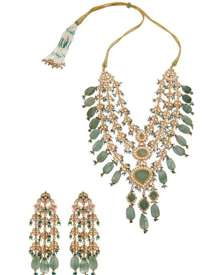 Carved Emerald And Kundan Necklace Set