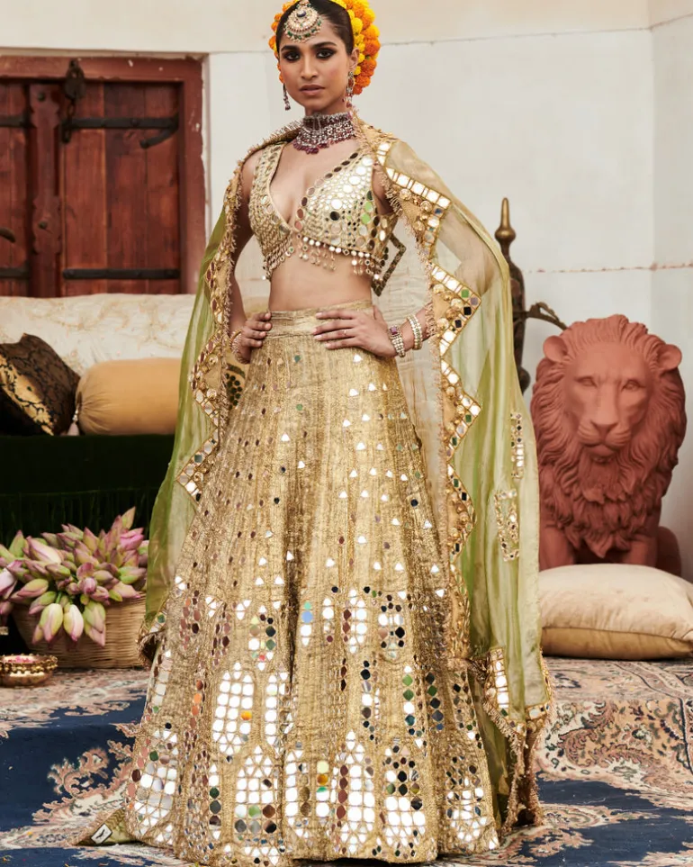Chand Aayna Lehenga Set