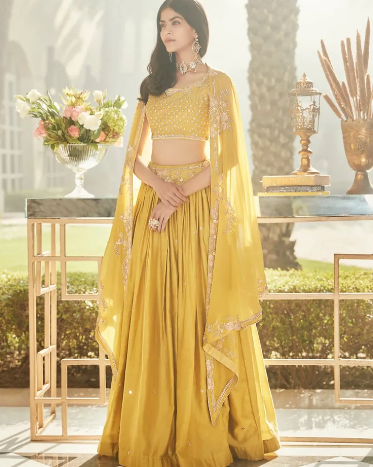 Citrus Yellow Roman Cape