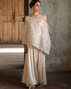 Cream Chicest Wrap Stole Set