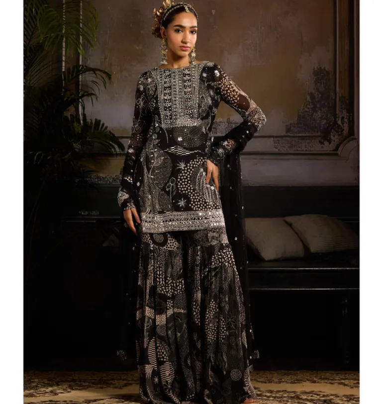 Ebon Glow Kurti Set