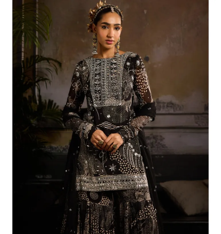 Ebon Glow Kurti Set