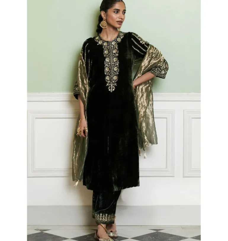 Emerald Green Embroidered Velvet Straight Kurta Set