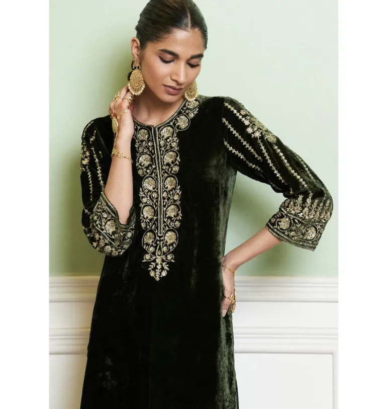 Emerald Green Embroidered Velvet Straight Kurta Set