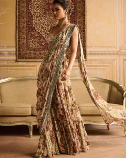 Green Printed Embroidered Sari With Sweetheart Blouse Set