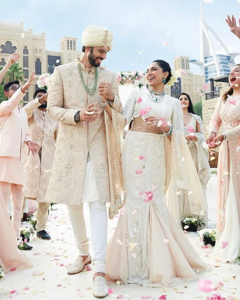 Isra Lehenga
