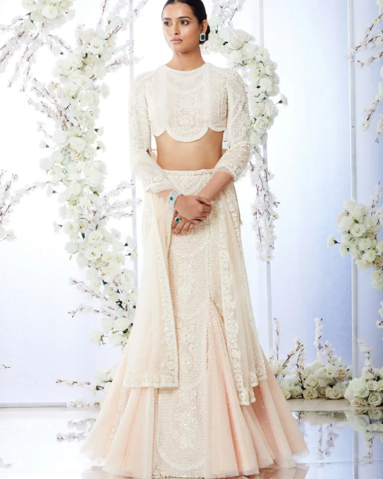Isra Lehenga