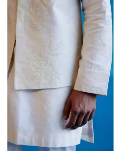 Ivory Silk Chanderi Kurta And Embroidered Bandi Set