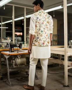Kaari Open Bandi With Matching Kurta Pajama Set