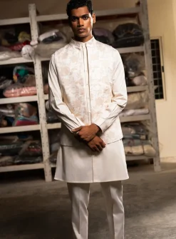 Khwab Bandi With Matching Kurta Pajama Set