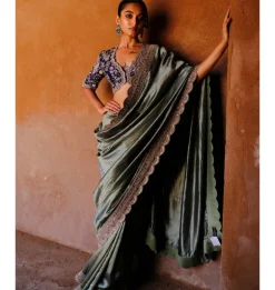 Kriyanshi Embroidered Sari Set