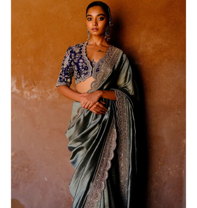 Kriyanshi Embroidered Sari Set