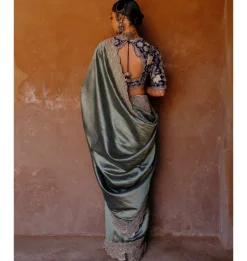 Kriyanshi Embroidered Sari Set