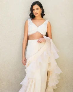 Leoni Sari