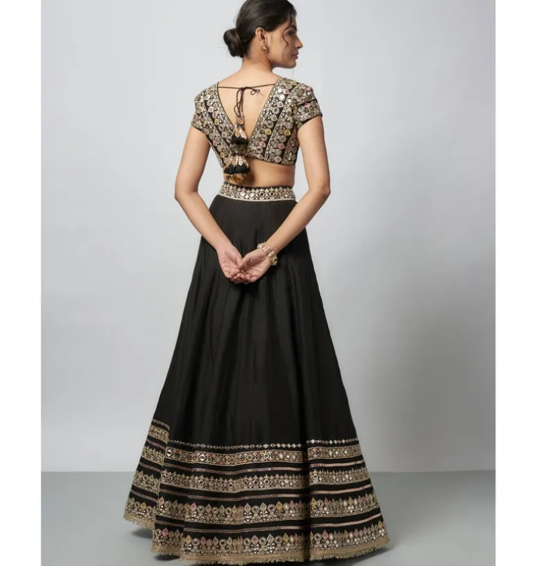 Maanyata Lehenga Set