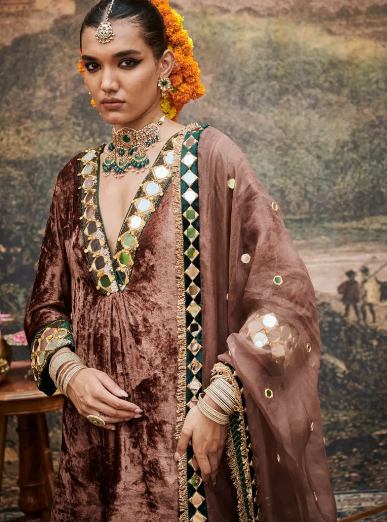 Makhmal Khayal Suit Set