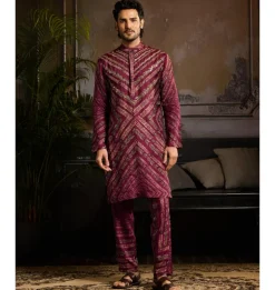 Maroon Chevron Print & Gold Highlighted Kurta Paired With Printed Pants