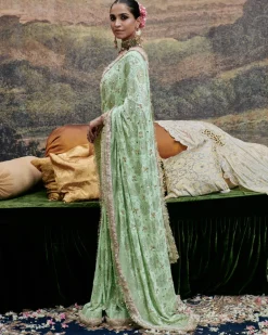 Naayaab Sari Set