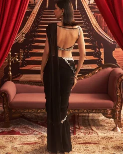 Naina Concept Sari Set