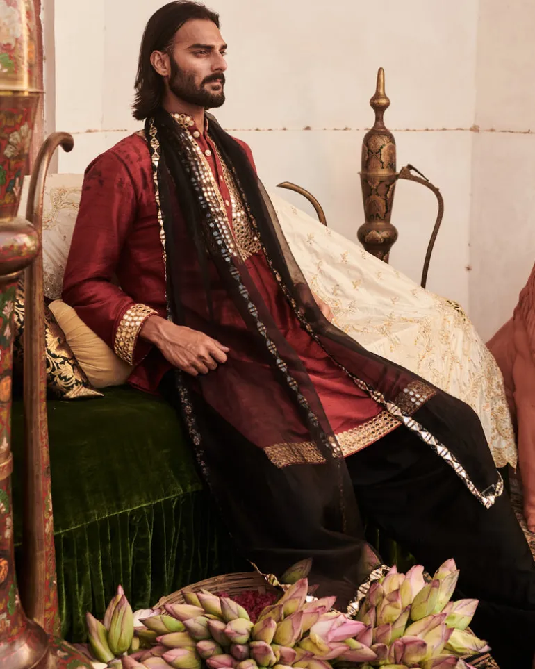 Naqsh Kurta Set