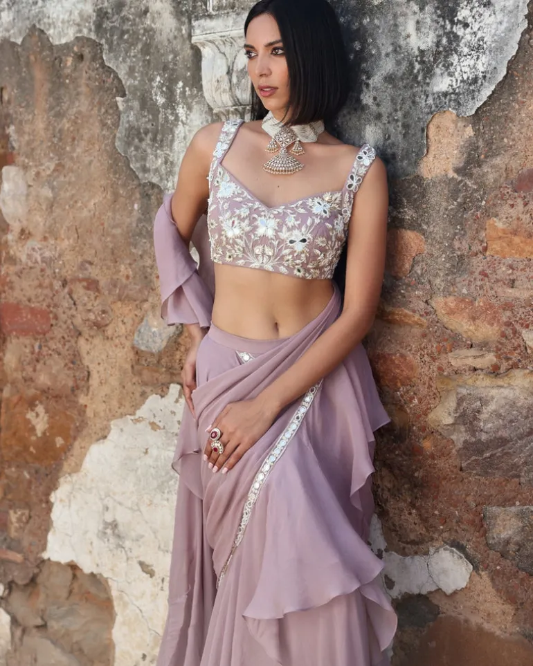 Niharika Sari Set