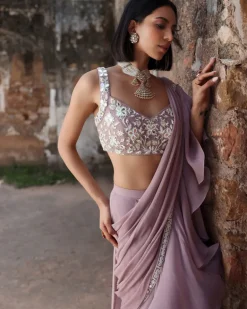 Niharika Sari Set