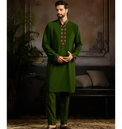 Olive Green Placket Embroidered Kurta Detailed With Zip Paired With Olive Green Pants