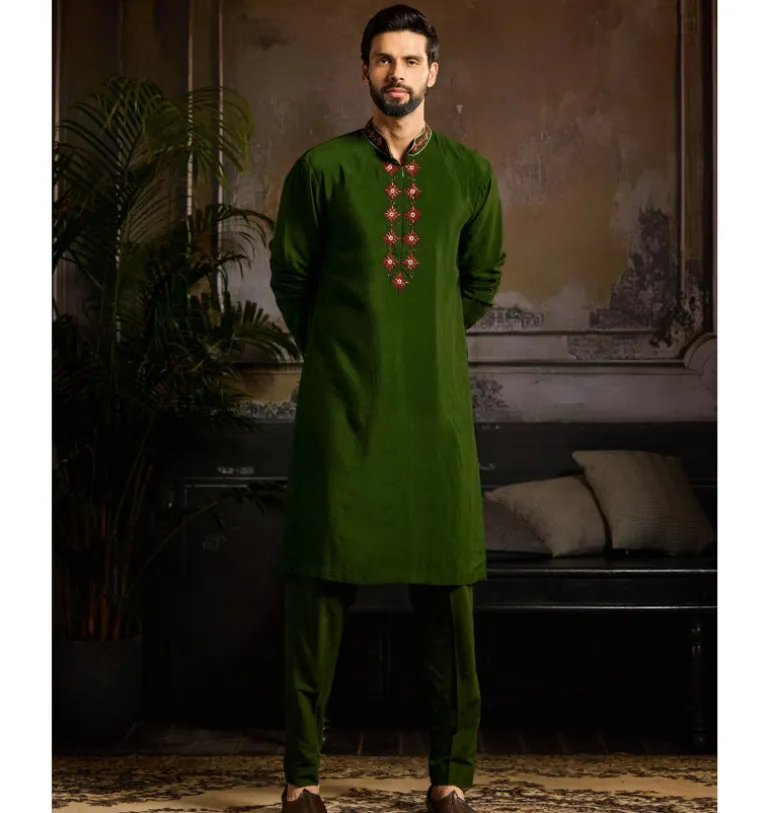 Olive Green Placket Embroidered Kurta Detailed With Zip Paired With Olive Green Pants