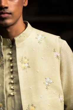 Raag Open Bandi With Matching Kurta Pajama Set
