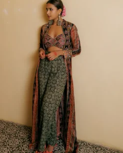 Rani Crop Top Cape Set
