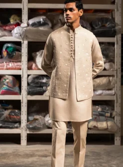 Ruh Open Bandi With Matching Kurta Pajama Set
