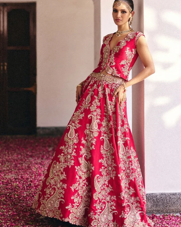 Saahat Lehenga Set