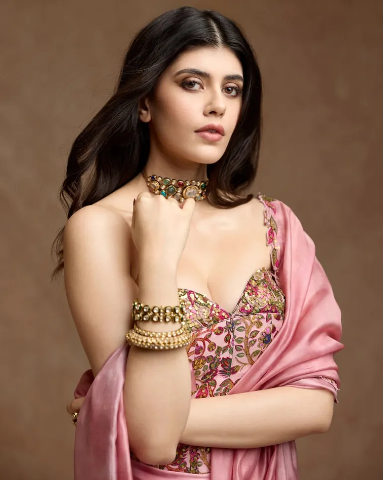 Sanjana Sanjhi Corset And Draped Skirt Set