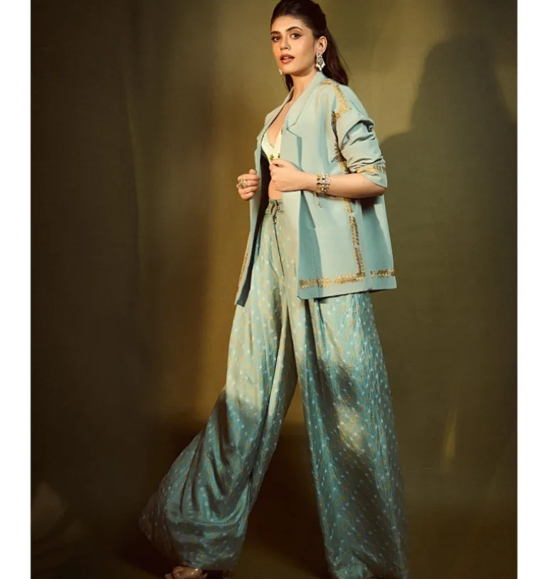 Serenity Bandhani Set