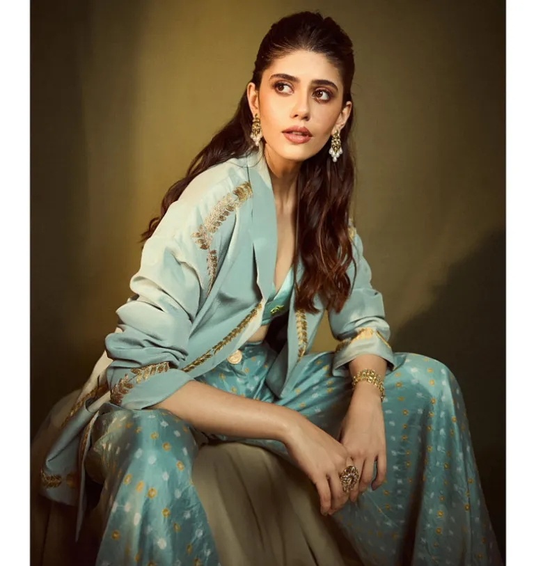Serenity Bandhani Set