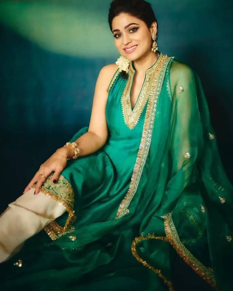 Shamita Dhoti Set