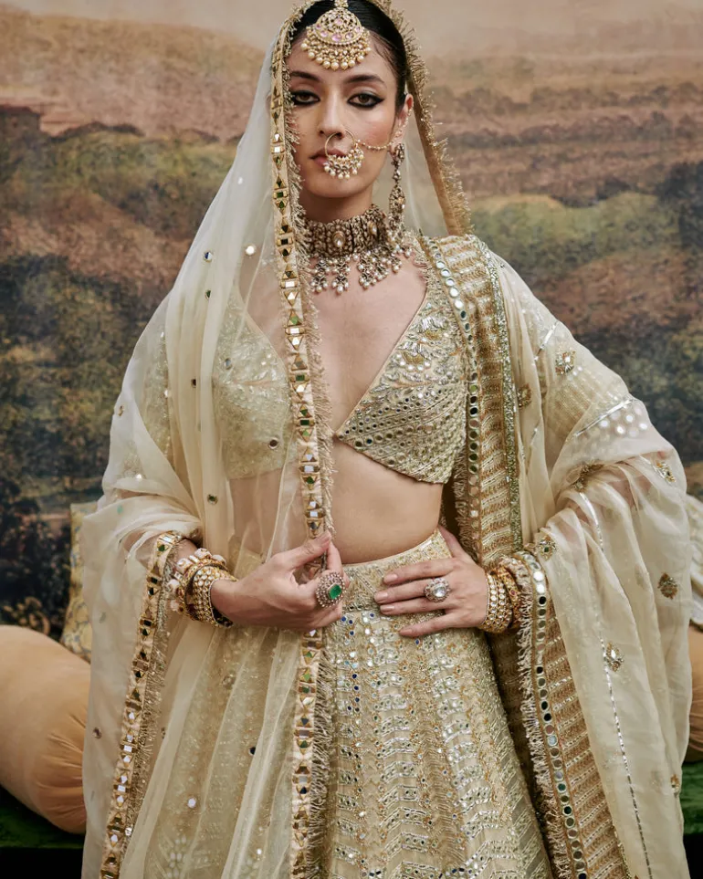 Shvet Afsana Lehenga Set